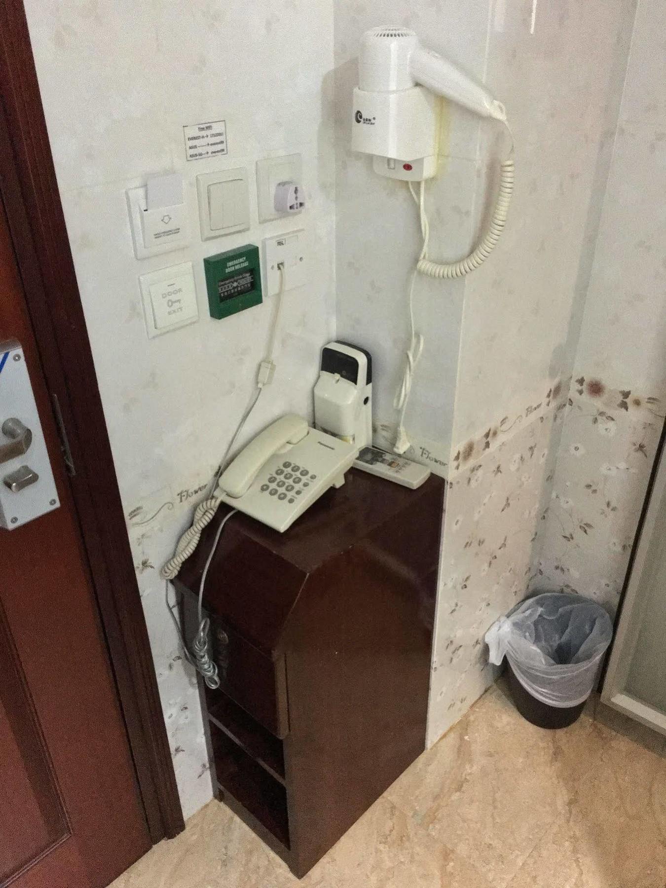 Everest Hostel Гонконг Екстер'єр фото